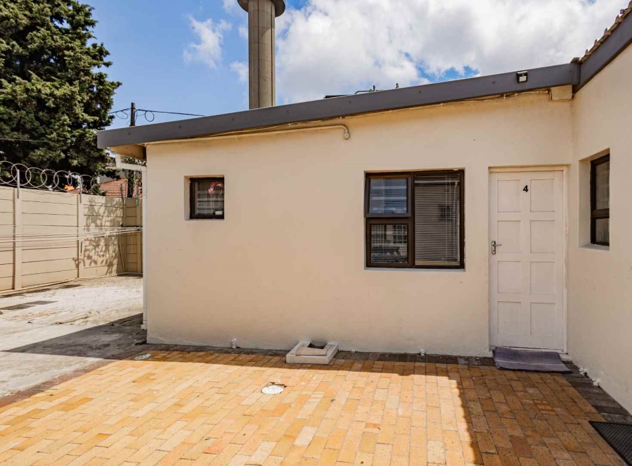 To Let 1 Bedroom Property for Rent in Oakdale Western Cape